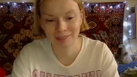 Snapshot of miss_elistia_ chatting on September 17, 2025, 11:01 am Elis online show from September 17, 2025, 11:01 am