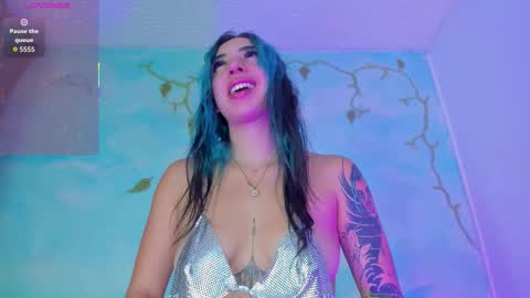 miss_evans_ online show from November 11, 2025, 6:57 am