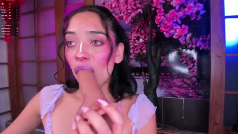 Snapshot of miss_evolet chatting on May 7, 2026, 6:13 pm Evoleth online show from May 7, 2026, 6:13 pm
