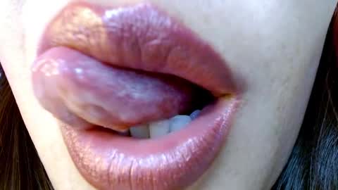 Miss Evoleth online show from January 26, 2025, 9:08 am