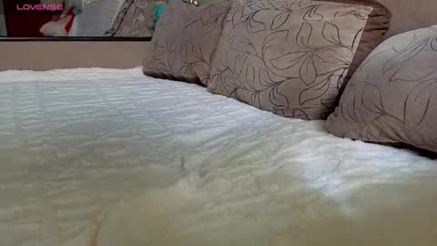 ................................ online show from October 18, 2025, 8:15 am