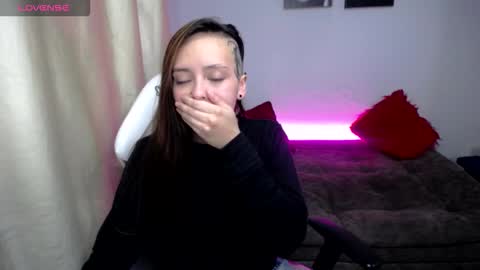 miss_foxxy_ online show from October 10, 2025, 9:08 am