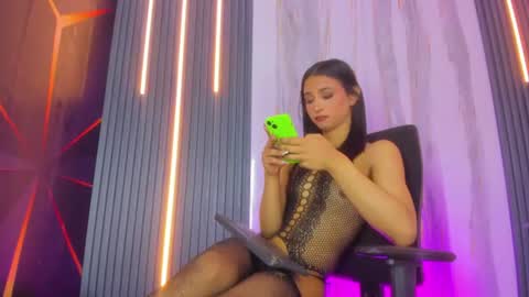 miss_isa19 online show from June 26, 2026, 2:10 pm