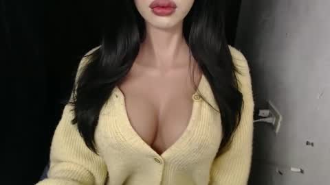 Lyn online show from February 25, 2026, 1:10 pm