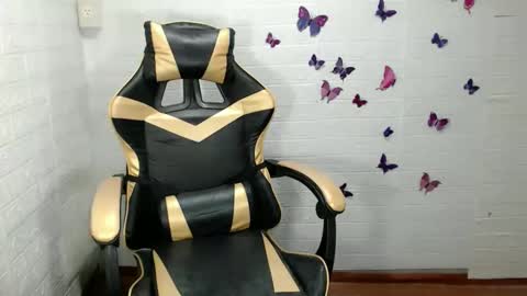 miss_jackilynxxx online show from May 3, 2026, 4:40 am