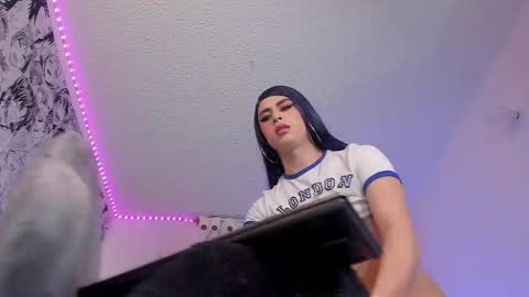 Kendall online show from May 15, 2026, 11:45 pm