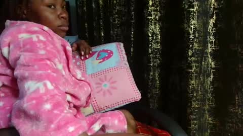 Snapshot of miss_kiarrafit chatting on February 8, 2025, 5:29 pm Miss Kiarrafit online show from February 8, 2025, 5:29 pm