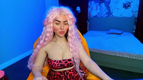 miss_kiten online show from July 26, 2026, 7:37 am