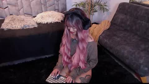 Snapshot of miss_koko_ chatting on October 27, 2025, 11:52 pm Miss koko online show from October 27, 2025, 11:52 pm