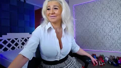 Snapshot of miss_kora chatting on April 2, 2026, 3:37 am Miss Kora online show from April 2, 2026, 3:37 am