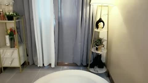 miss_kyrstyn online show from May 1, 2026, 1:54 am