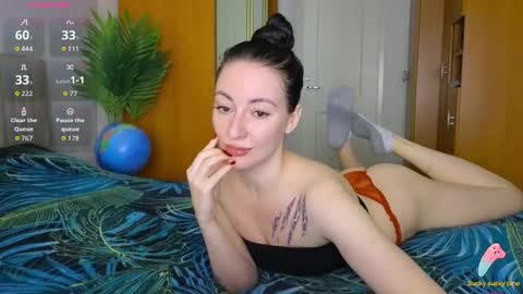 Snapshot of miss_leee chatting on October 24, 2025, 10:00 am Laura online show from October 24, 2025, 10:00 am