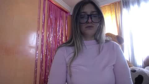 lilieth  online show from October 24, 2025, 4:58 pm