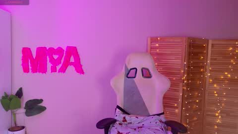 Snapshot of miss_mia_meow chatting on September 18, 2025, 4:36 am Mamma Mia online show from September 18, 2025, 4:36 am