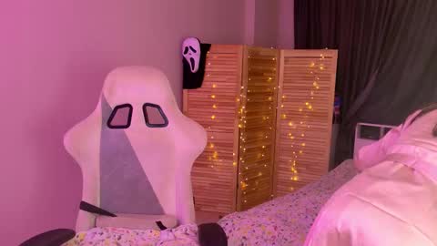 Snapshot of miss_mia_meow chatting on October 26, 2025, 5:46 am Mamma Mia online show from October 26, 2025, 5:46 am