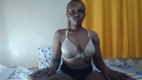 Snapshot of miss_reina21 chatting on April 27, 2026, 7:12 pm Reina online show from April 27, 2026, 7:12 pm