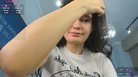 Snapshot of miss_shine_ chatting on February 3, 2025, 5:18 am Miss shine online show from February 3, 2025, 5:18 am