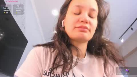 Snapshot of miss_shine_ chatting on February 12, 2025, 5:26 am Miss shine online show from February 12, 2025, 5:26 am