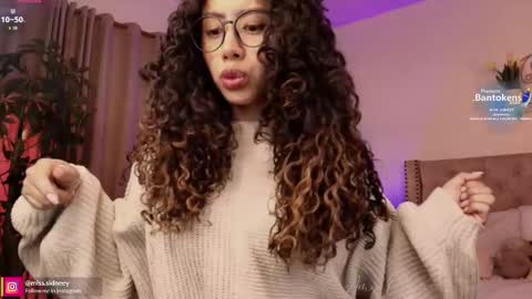 Amy Olivera online show from October 2, 2025, 1:07 pm