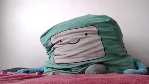 Kortana 2.0 dont forget thumbs up and follow me on twitter online show from October 5, 2025, 3:43 pm