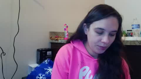 Bella online show from December 3, 2025, 4:38 pm