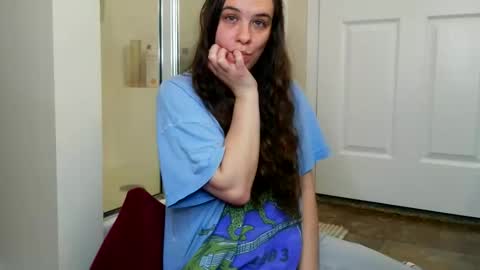Bella online show from June 7, 2026, 7:28 pm