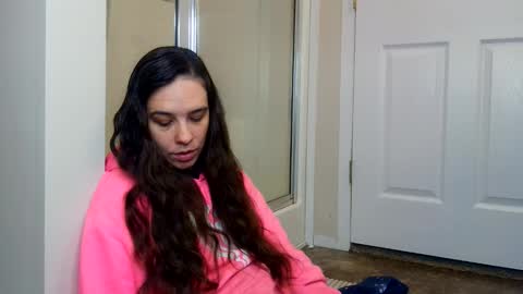Bella online show from June 9, 2026, 11:38 pm