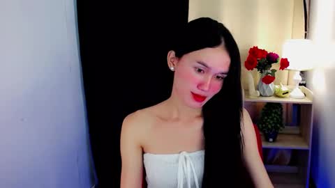 Snapshot of miss_sunshinex chatting on February 15, 2025, 6:44 am Shine online show from February 15, 2025, 6:44 am