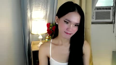 Snapshot of miss_sunshinex chatting on February 20, 2025, 1:25 am Shine online show from February 20, 2025, 1:25 am