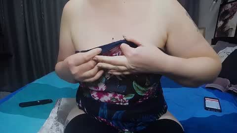 Snapshot of miss_tasha_kom chatting on December 6, 2024, 1:44 pm miss_tasha_kom online show from December 6, 2024, 1:44 pm