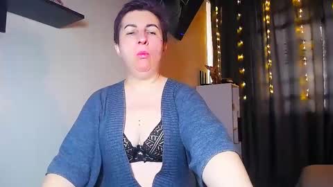 Snapshot of miss_tasha_kom chatting on February 13, 2025, 8:06 am miss_tasha_kom online show from February 13, 2025, 8:06 am