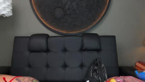 Vaiolette online show from October 2, 2025, 11:06 am