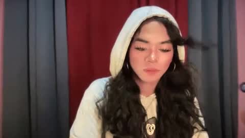 miss_veron_xoxo online show from November 9, 2025, 8:40 pm