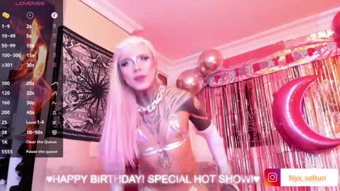 Snapshot of miss_volturi chatting on December 7, 2024, 2:42 am Miss volturi online show from December 7, 2024, 2:42 am