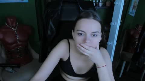 Eva online show from November 14, 2025, 10:25 am