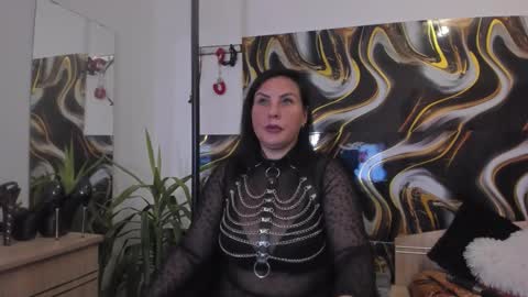 Snapshot of missaidadevine chatting on October 2, 2025, 7:43 pm Miss Aida Devine online show from October 2, 2025, 7:43 pm