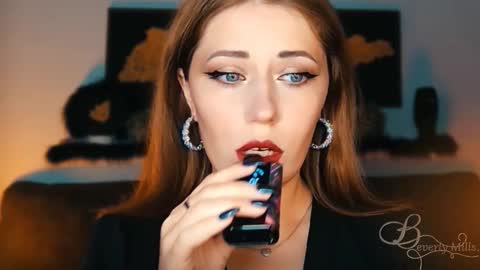 The divine Beverly online show from September 17, 2025, 7:04 pm