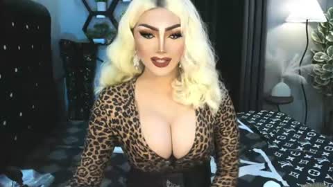 PRIESTESS CHANNEL online show from June 9, 2026, 1:23 pm