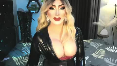 PRIESTESS CHANNEL online show from July 25, 2026, 7:33 pm