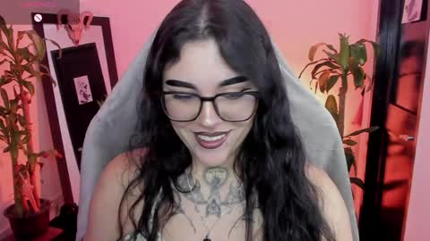 Missy Charlottte.  Hey remember to give me a thumbs up ty online show from April 9, 2026, 6:19 am