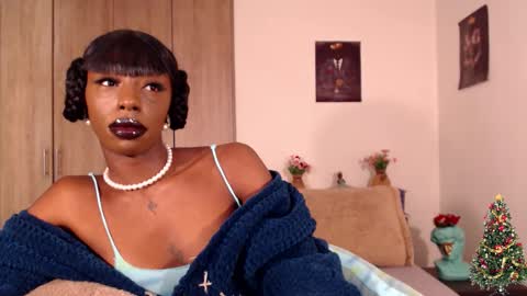 Emilie Diaz online show from December 13, 2025, 7:53 pm