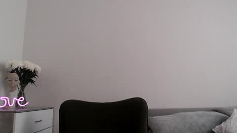 EMMA online show from September 19, 2025, 2:40 pm