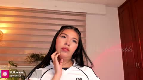 Julieta Arboleda   but i like call me esme online show from November 18, 2025, 9:41 pm