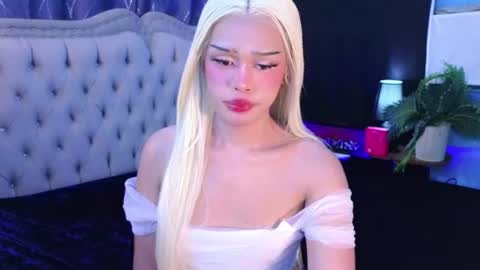 Snapshot of missionary_addiction_cumshot chatting on July 16, 2026, 2:12 pm im your queen steffie online show from July 16, 2026, 2:12 pm