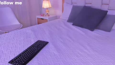 Snapshot of missjuliaa_ chatting on December 3, 2024, 3:20 am A N N Y online show from December 3, 2024, 3:20 am