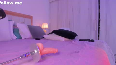 Snapshot of missjuliaa_ chatting on February 14, 2025, 6:23 am A N N Y online show from February 14, 2025, 6:23 am