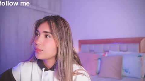Snapshot of missjuliaa_ chatting on September 19, 2025, 3:08 am A N N Y online show from September 19, 2025, 3:08 am