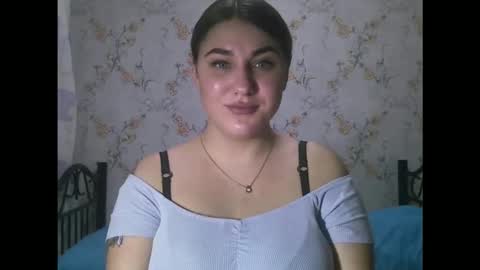 Lisa online show from April 14, 2026, 1:44 am