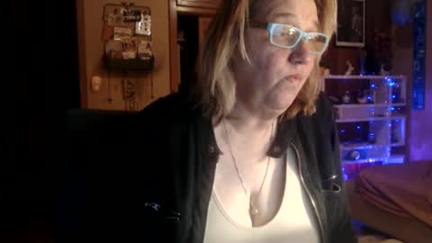 Snapshot of misskittyfox chatting on January 13, 2025, 1:56 am MissKittyFox online show from January 13, 2025, 1:56 am