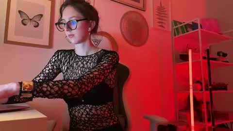 misslalii online show from May 15, 2026, 8:38 pm